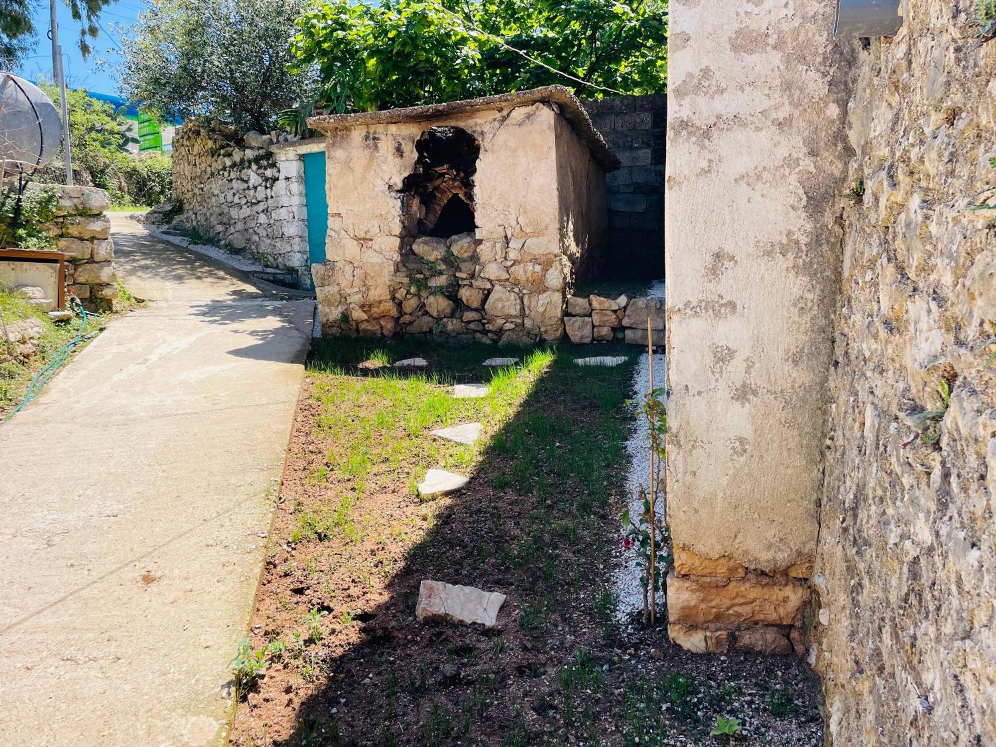 Guesthouse Near The Castle Of Himarë Exterior foto