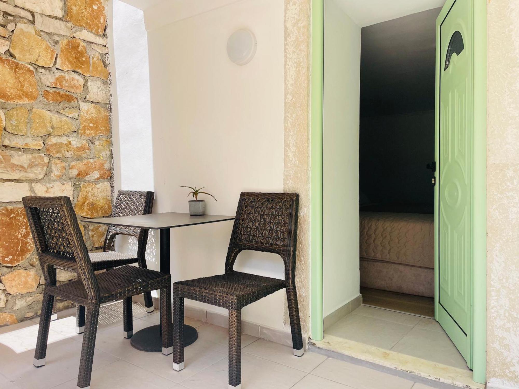 Guesthouse Near The Castle Of Himarë Exterior foto