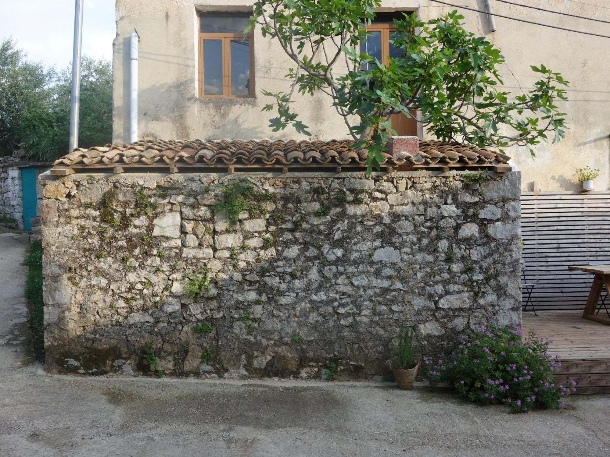 Guesthouse Near The Castle Of Himarë Exterior foto
